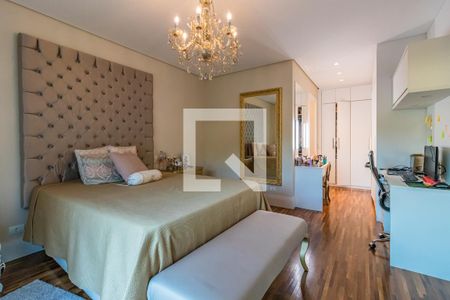 Casa de condomínio à venda com 740m², 5 quartos e 3 vagasSuíte 4