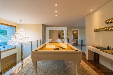 Casa de condomínio à venda com 740m², 5 quartos e 3 vagasSala Privativa