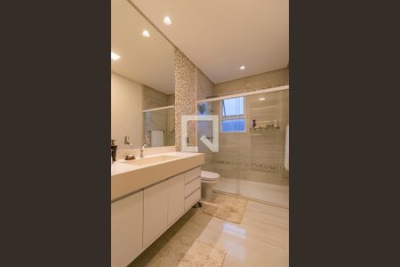 Casa de condomínio à venda com 740m², 5 quartos e 3 vagasBanheiro da Suíte 1