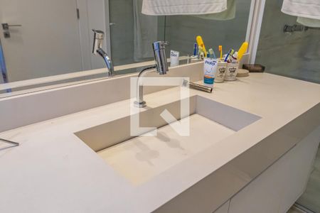 Casa de condomínio à venda com 740m², 5 quartos e 3 vagasDetalhe do Banheiro da Suíte 2