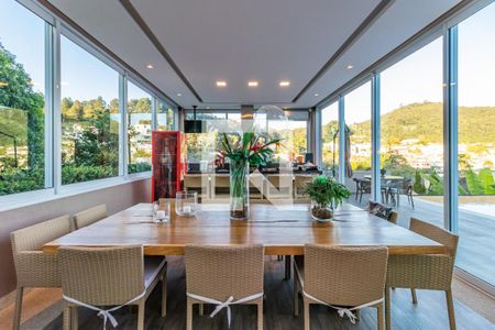 Casa de condomínio à venda com 740m², 5 quartos e 3 vagasÁrea Gourmet