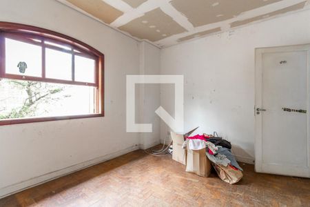 Casa à venda com 272m², 4 quartos e 4 vagas Casa à venda com 272m², 4 quartos e 4 vagasQuarto 4