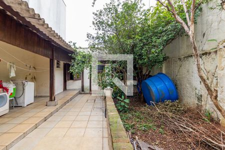 Casa à venda com 272m², 4 quartos e 4 vagas Casa à venda com 272m², 4 quartos e 4 vagasQuintal