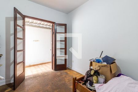 Casa à venda com 272m², 4 quartos e 4 vagas Casa à venda com 272m², 4 quartos e 4 vagasQuarto 2