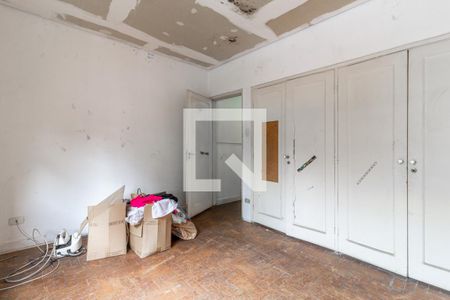 Casa à venda com 272m², 4 quartos e 4 vagas Casa à venda com 272m², 4 quartos e 4 vagasQuarto 4