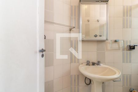 Casa à venda com 272m², 4 quartos e 4 vagas Casa à venda com 272m², 4 quartos e 4 vagasBanheiro 2