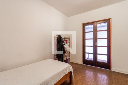 Casa à venda com 272m², 4 quartos e 4 vagas Casa à venda com 272m², 4 quartos e 4 vagasQuarto 3