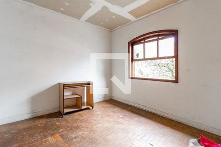 Casa à venda com 272m², 4 quartos e 4 vagas Casa à venda com 272m², 4 quartos e 4 vagasQuarto 4