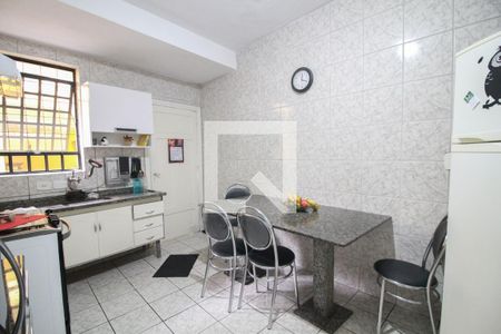 Casa à venda com 100m², 2 quartos e sem vagacozinha