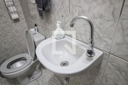 Casa à venda com 100m², 2 quartos e sem vagalavabo