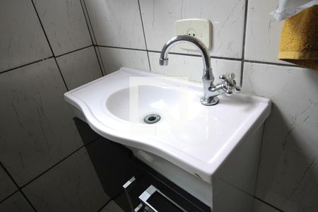 Casa à venda com 100m², 2 quartos e sem vagabanheiro