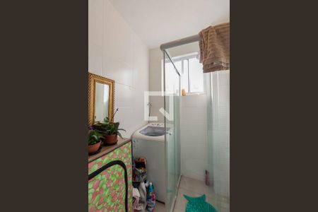 Banheiro  de apartamento à venda com 1 quarto, 40m² em Passo D&#8217;areia, Porto Alegre