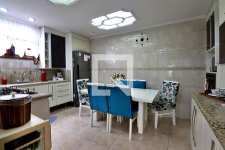 Casa à venda com 288m², 3 quartos e 3 vagasCozinha