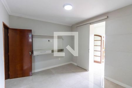 Casa à venda com 300m², 3 quartos e 4 vagas Casa à venda com 300m², 3 quartos e 4 vagasSuíte 1