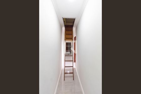 Casa à venda com 300m², 3 quartos e 4 vagas Casa à venda com 300m², 3 quartos e 4 vagasEscada Sótão