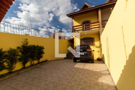 Casa à venda com 300m², 3 quartos e 4 vagas Casa à venda com 300m², 3 quartos e 4 vagasGaragem
