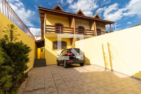 Casa à venda com 300m², 3 quartos e 4 vagas Casa à venda com 300m², 3 quartos e 4 vagasGaragem