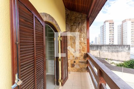 Casa à venda com 300m², 3 quartos e 4 vagas Casa à venda com 300m², 3 quartos e 4 vagasVaranda