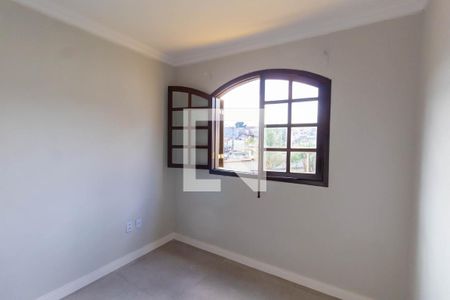 Casa à venda com 300m², 3 quartos e 4 vagas Casa à venda com 300m², 3 quartos e 4 vagasQuarto 2