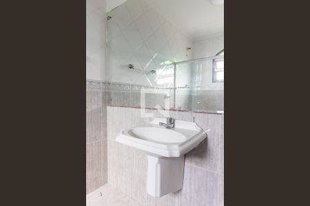 Casa à venda com 300m², 3 quartos e 4 vagas Casa à venda com 300m², 3 quartos e 4 vagasBanheiro da Suíte 1