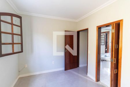 Casa à venda com 300m², 3 quartos e 4 vagas Casa à venda com 300m², 3 quartos e 4 vagasQuarto 3