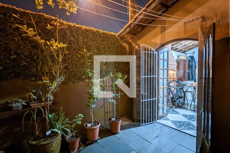 Casa à venda com 149m², 5 quartos e 2 vagas Casa à venda com 149m², 5 quartos e 2 vagasVaranda
