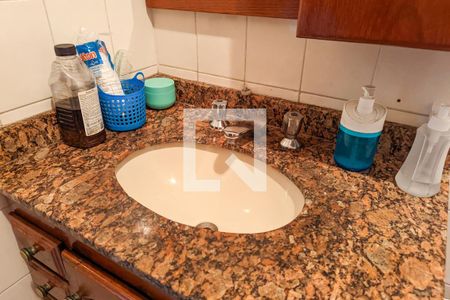 Casa à venda com 149m², 5 quartos e 2 vagas Casa à venda com 149m², 5 quartos e 2 vagasBanheiro da suíte 2