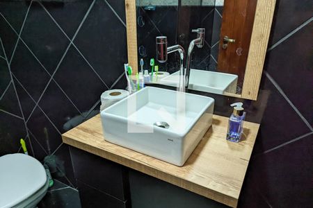 Casa à venda com 149m², 5 quartos e 2 vagas Casa à venda com 149m², 5 quartos e 2 vagasBanheiro
