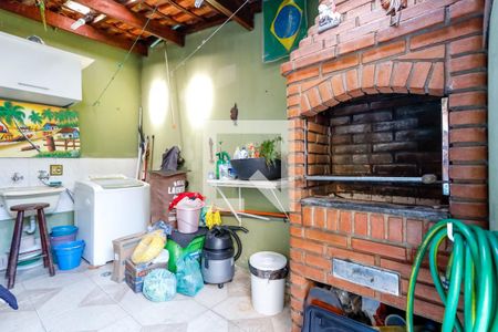 Casa à venda com 60m², 2 quartos e 2 vagasChurrasqueira e Área de Serviço