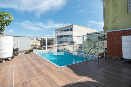 Casa à venda com 280m², 3 quartos e 4 vagas Casa à venda com 280m², 3 quartos e 4 vagasPiscina