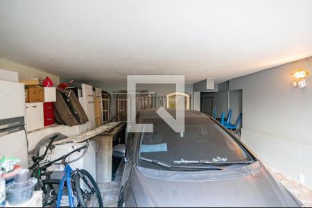 Casa à venda com 280m², 3 quartos e 4 vagas Casa à venda com 280m², 3 quartos e 4 vagasGaragem