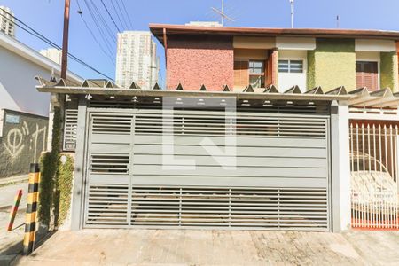 Casa à venda com 125m², 2 quartos e 2 vagas Casa à venda com 125m², 2 quartos e 2 vagasFachada