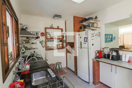 Casa à venda com 125m², 2 quartos e 2 vagas Casa à venda com 125m², 2 quartos e 2 vagasCozinha