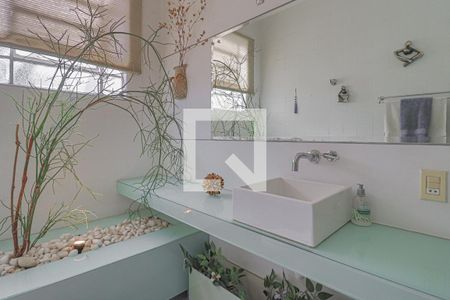 Apartamento para alugar com 180m², 3 quartos e 2 vagasBanheiro Corredor