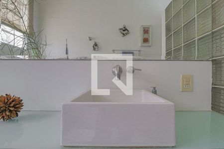 Apartamento para alugar com 180m², 3 quartos e 2 vagasBanheiro Corredor