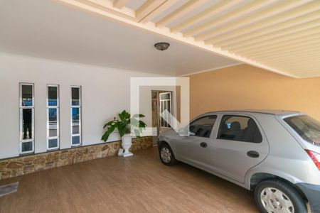 Casa à venda com 303m², 4 quartos e 4 vagas Casa à venda com 303m², 4 quartos e 4 vagasGaragem