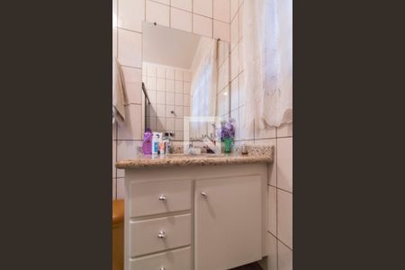 Casa à venda com 303m², 4 quartos e 4 vagas Casa à venda com 303m², 4 quartos e 4 vagasBanheiro de Serviço