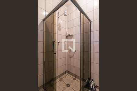 Casa à venda com 303m², 4 quartos e 4 vagas Casa à venda com 303m², 4 quartos e 4 vagasBanheiro de Serviço