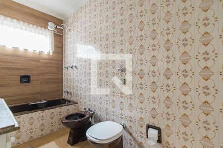 Casa à venda com 303m², 4 quartos e 4 vagas Casa à venda com 303m², 4 quartos e 4 vagasBanheiro