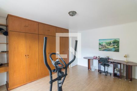 Casa à venda com 303m², 4 quartos e 4 vagas Casa à venda com 303m², 4 quartos e 4 vagasQuarto 3