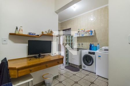 Casa à venda com 303m², 4 quartos e 4 vagas Casa à venda com 303m², 4 quartos e 4 vagasÁrea de Serviço