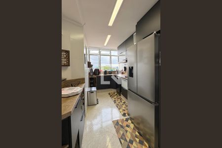 Apartamento à venda com 140m², 3 quartos e 2 vagasCozinha