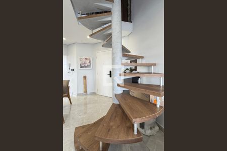 Apartamento à venda com 140m², 3 quartos e 2 vagasEscada