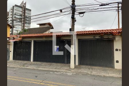 Casa à venda com 455m², 4 quartos e 5 vagas Casa à venda com 455m², 4 quartos e 5 vagasFachada
