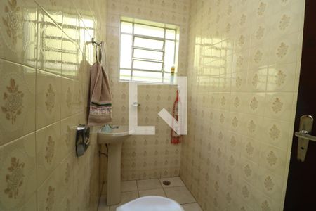 Casa à venda com 200m², 4 quartos e 2 vagasSuíte banheiro 