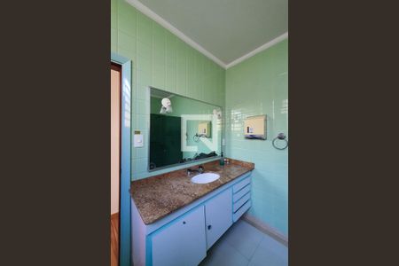 Casa à venda com 400m², 3 quartos e 6 vagas Casa à venda com 400m², 3 quartos e 6 vagasBanheiro