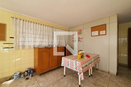 Casa à venda com 400m², 3 quartos e 6 vagas Casa à venda com 400m², 3 quartos e 6 vagasCozinha