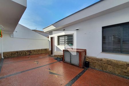 Casa à venda com 400m², 3 quartos e 6 vagas Casa à venda com 400m², 3 quartos e 6 vagasQuintal