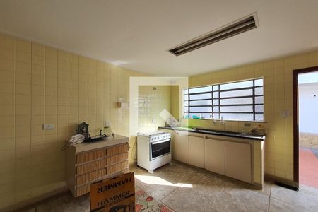 Casa à venda com 400m², 3 quartos e 6 vagas Casa à venda com 400m², 3 quartos e 6 vagasCozinha
