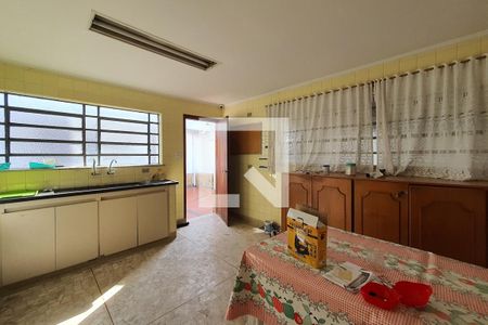 Casa à venda com 400m², 3 quartos e 6 vagas Casa à venda com 400m², 3 quartos e 6 vagasCozinha